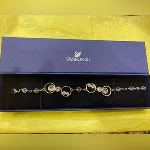 NIB Swarovski Platinum Rhodium Silver Bracelet